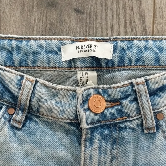 Forever 21 Distressed Boyfriend Jeans- Size 26 - Picture 2 of 6